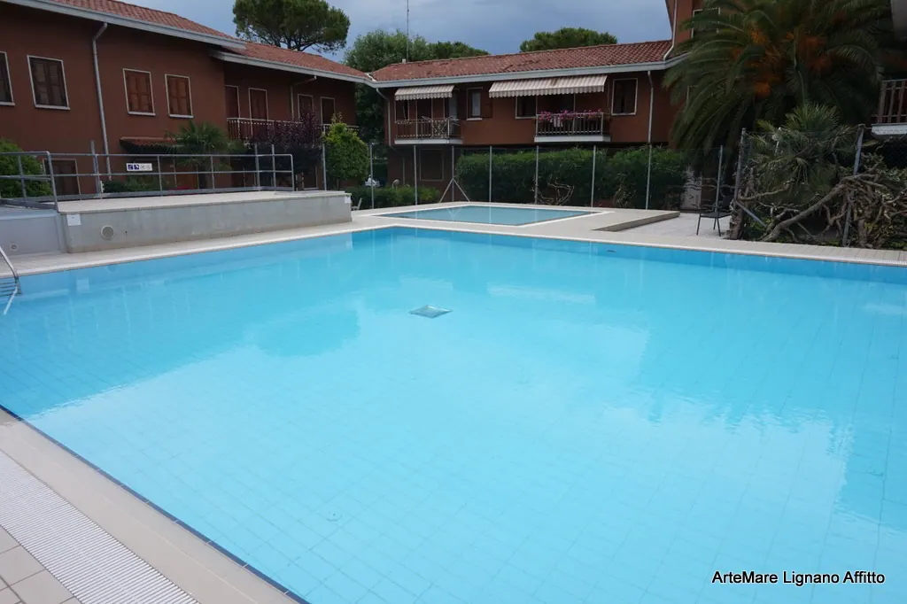 Piscina condominiale del Residence Giardino