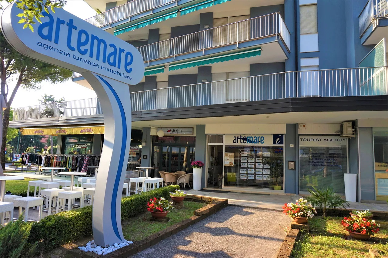 La sede dell'agenzia Artemare a Lignano Pineta